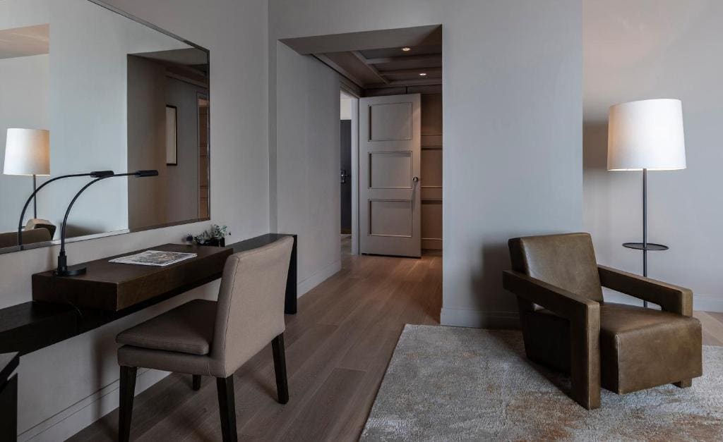 Acropolis Panoramic View Suite room - Image 3