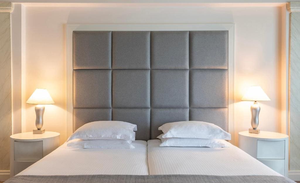Deluxe Room room - Image 2