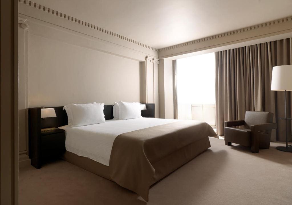 Deluxe City View Suite room - Image 2