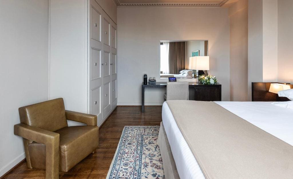 Acropolis View Deluxe Suite room - Image 3