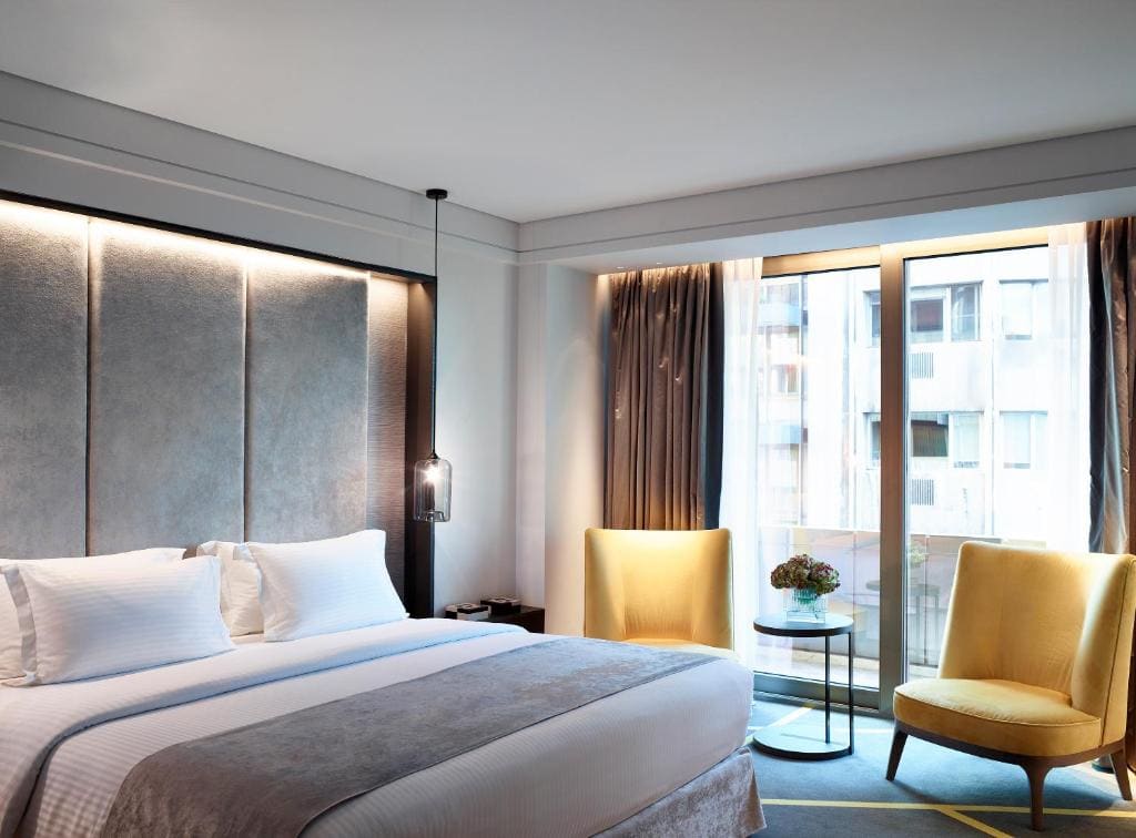 Deluxe City View Suite room - Image 3