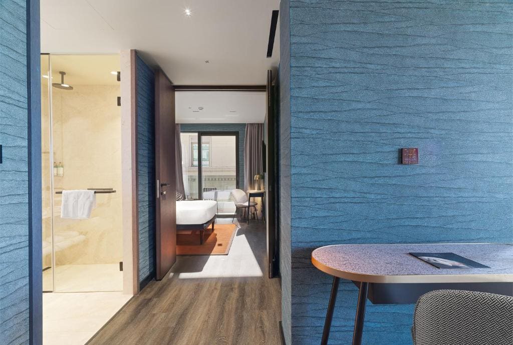 Heaven Acropolis Suite with Lounge Access room - Image 2