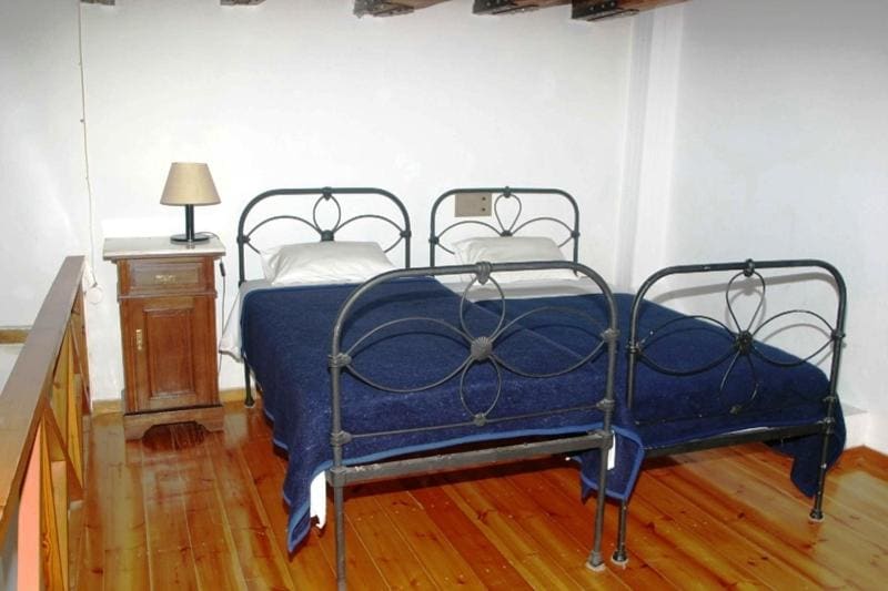 Deluxe Quadruple Room room - Image 2
