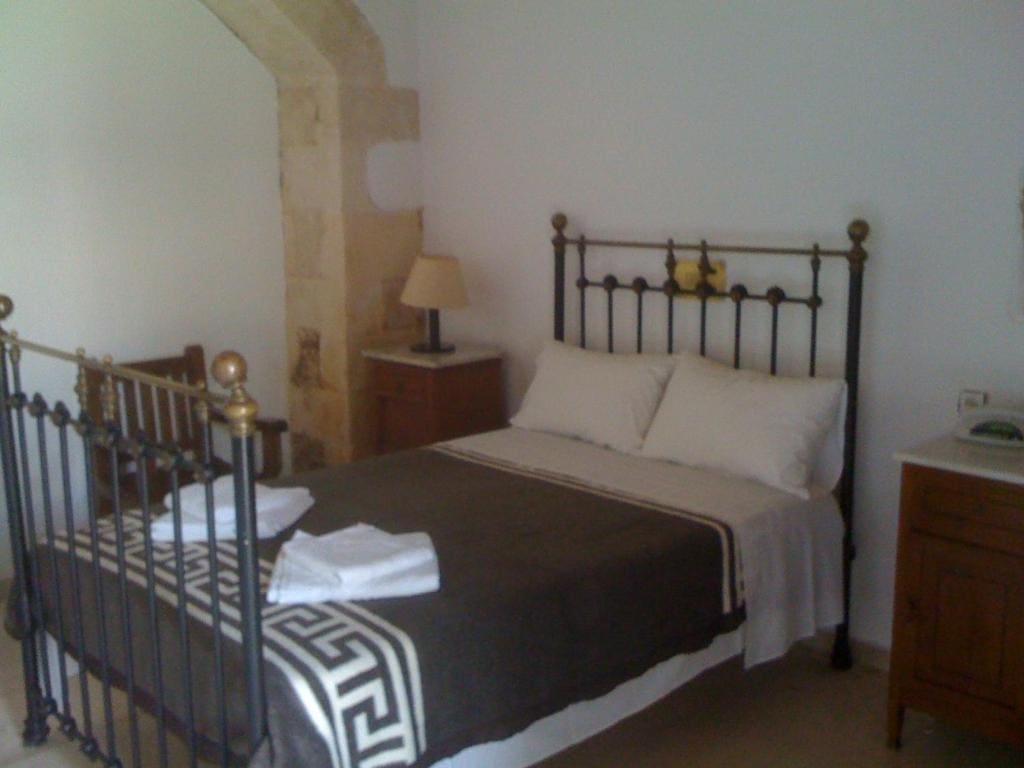 Superior Triple Room room - Image 1