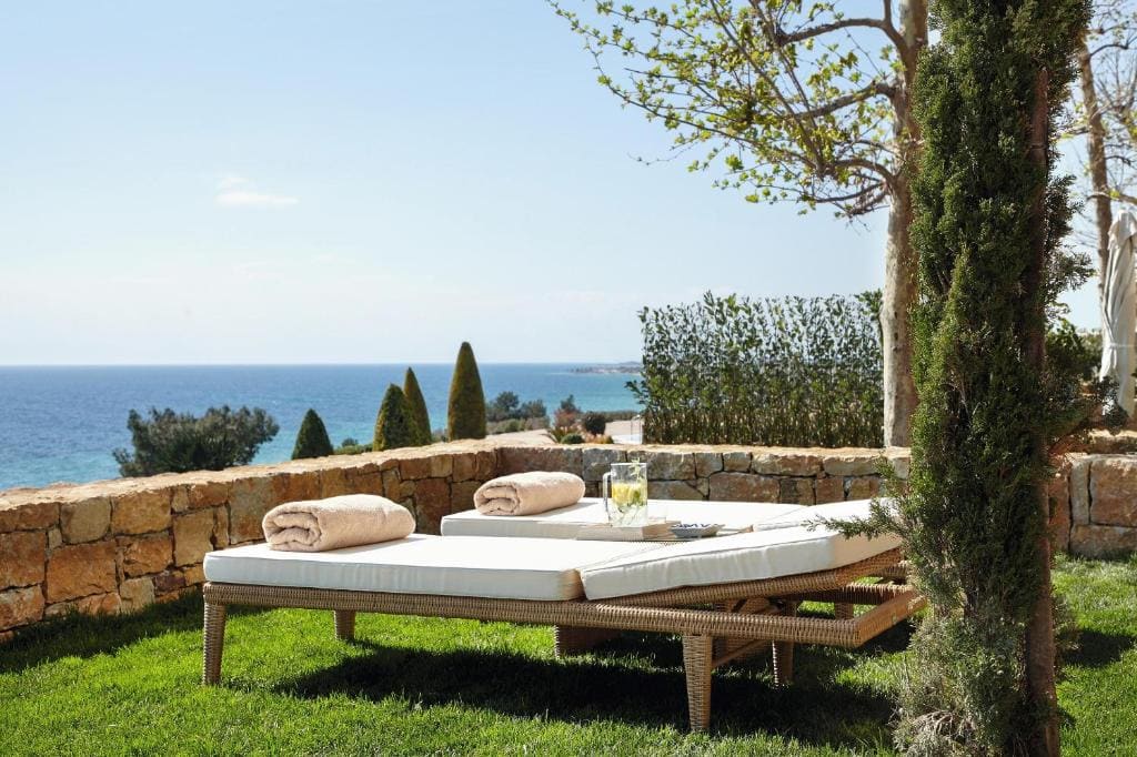 Deluxe Junior Suite with Private Garden & Sea View room - Image 1