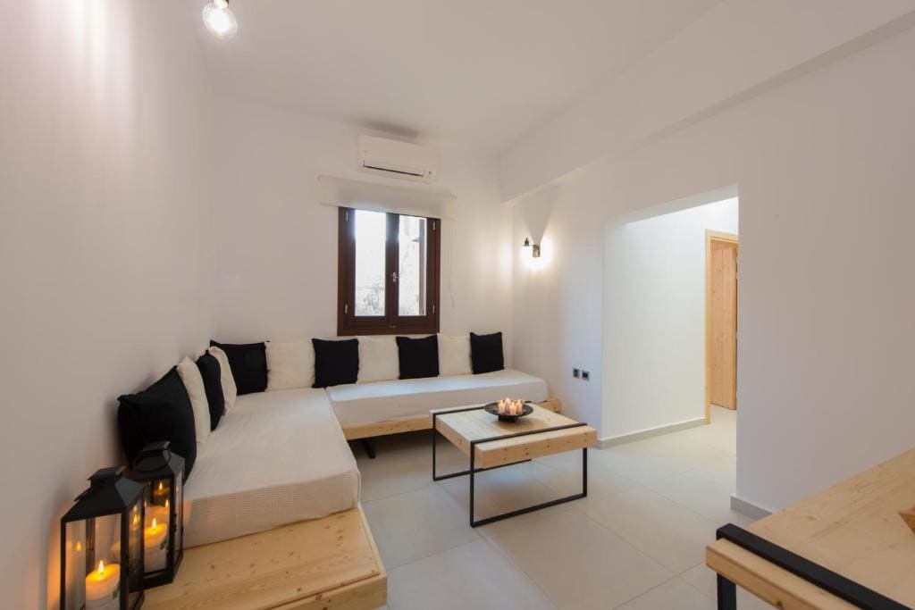Superior Suite with Hot Tub room - Image 1