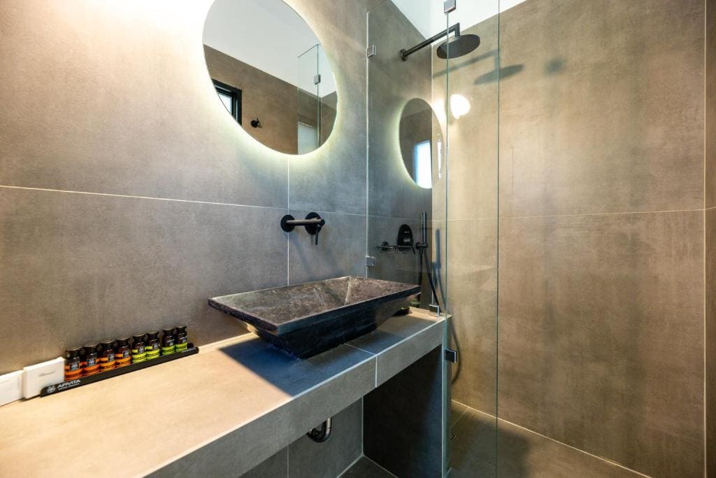Superior Double or Twin Room with Sea View room - Image 3
