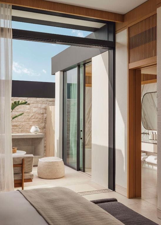 One-Bedroom Suite King with private pool room - Image 2