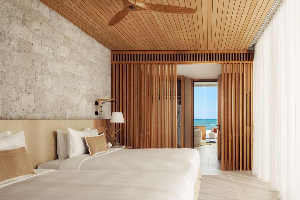 Two-Bedroom Suite - Beachfront room - Image 3