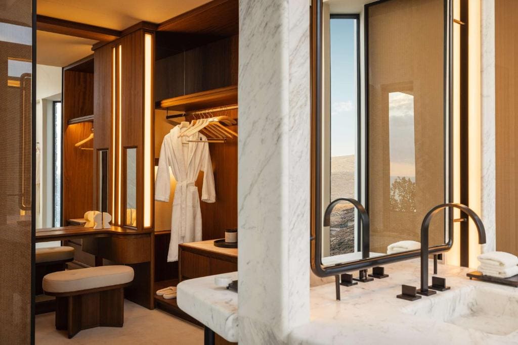 Cliff Villa with Private Pool room - Image 1