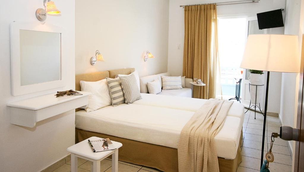 Triple Room with Sea View room - Image 1
