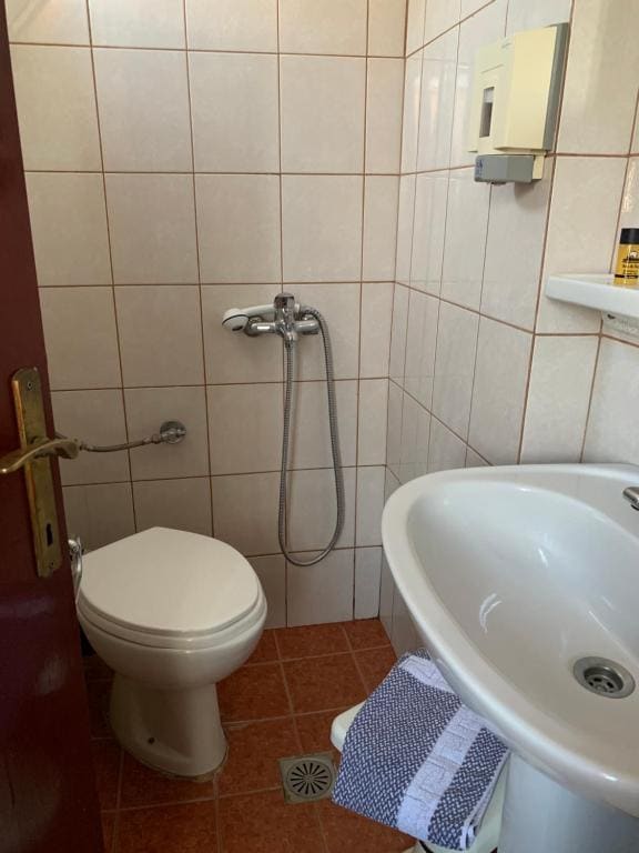 Small Single Room room - Image 1