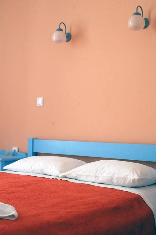 Room room - Image 2