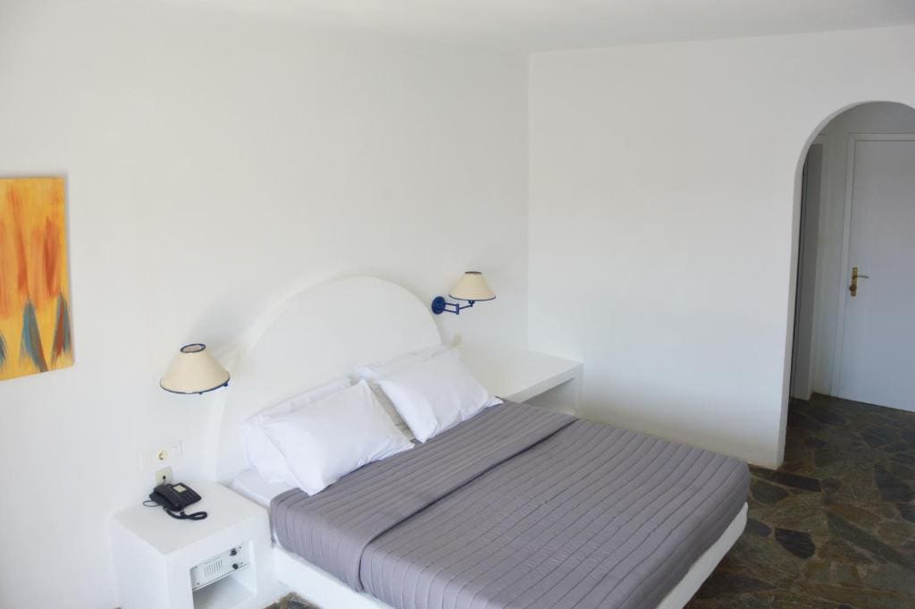 Double Room with Direct Sea View room - Image 3