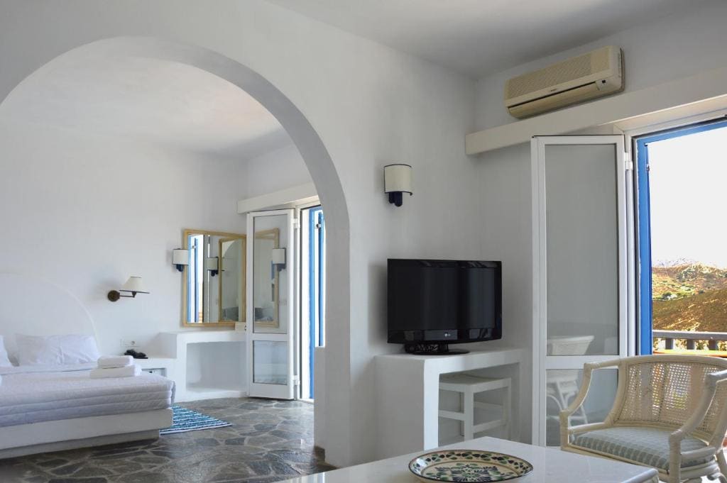 Junior Suite with Sea View room - Image 1