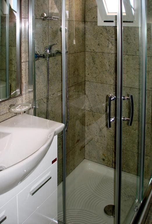 Standard Room with Sea View room - Image 3