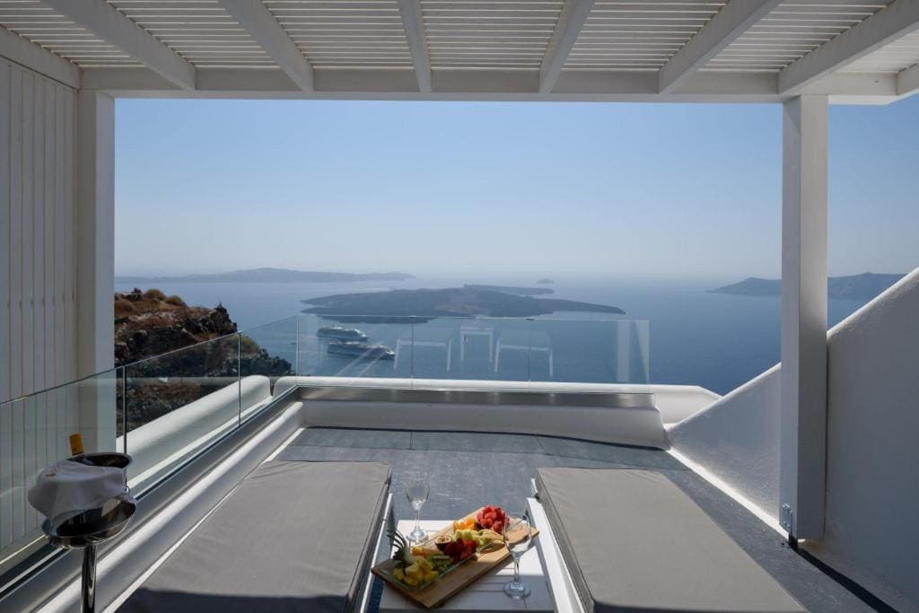Honeymoon Suite with Hot Tub room - Image 2