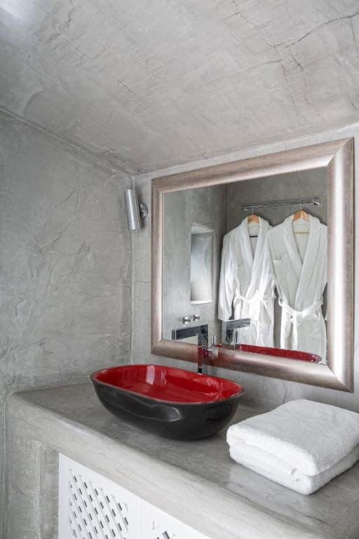 Junior Suite with Hot Tub room - Image 1