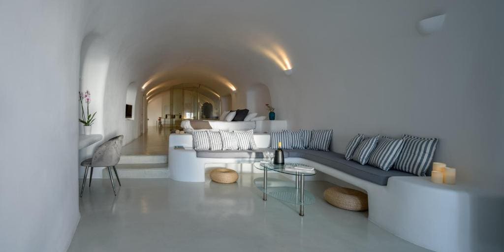 Suite with Plunge Pool and Spa Bath room - Image 2