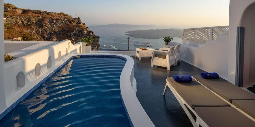 Suite with Plunge Pool and Spa Bath room - Image 3