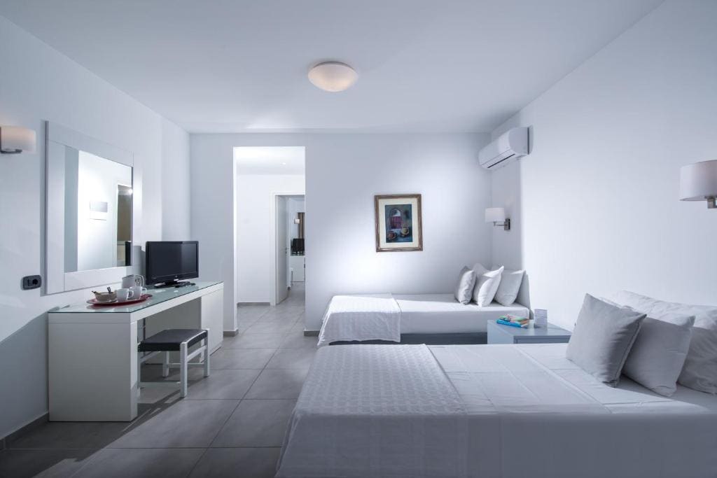 Two-Bedroom Family Room with Sea View room - Image 2