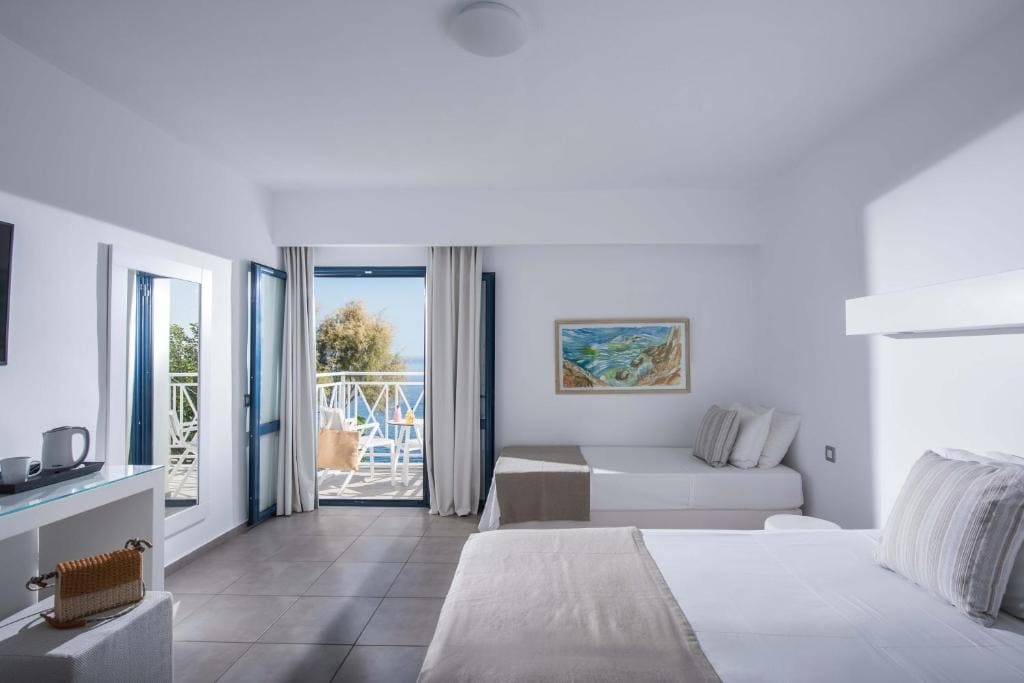 Two-Bedroom Bungalow with Sea View room - Image 1