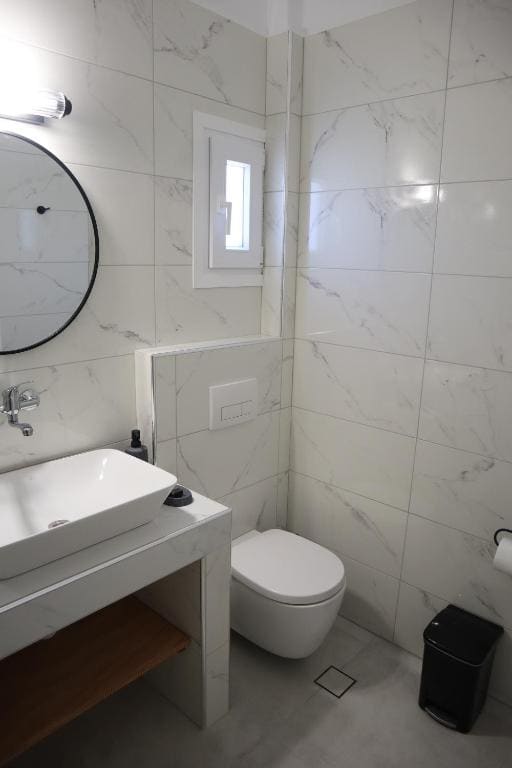 Deluxe Triple Room with Sea View room - Image 3
