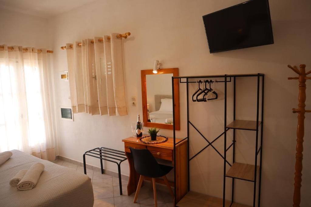 Standard Double or Twin Room with Balcony room - Image 2