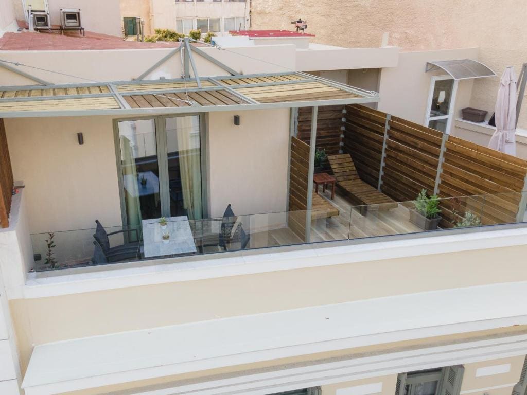 Deluxe Family Suite with City View & Balcony room - Image 1