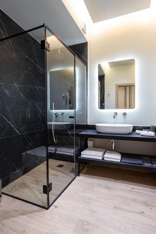 Deluxe Triple Room room - Image 3