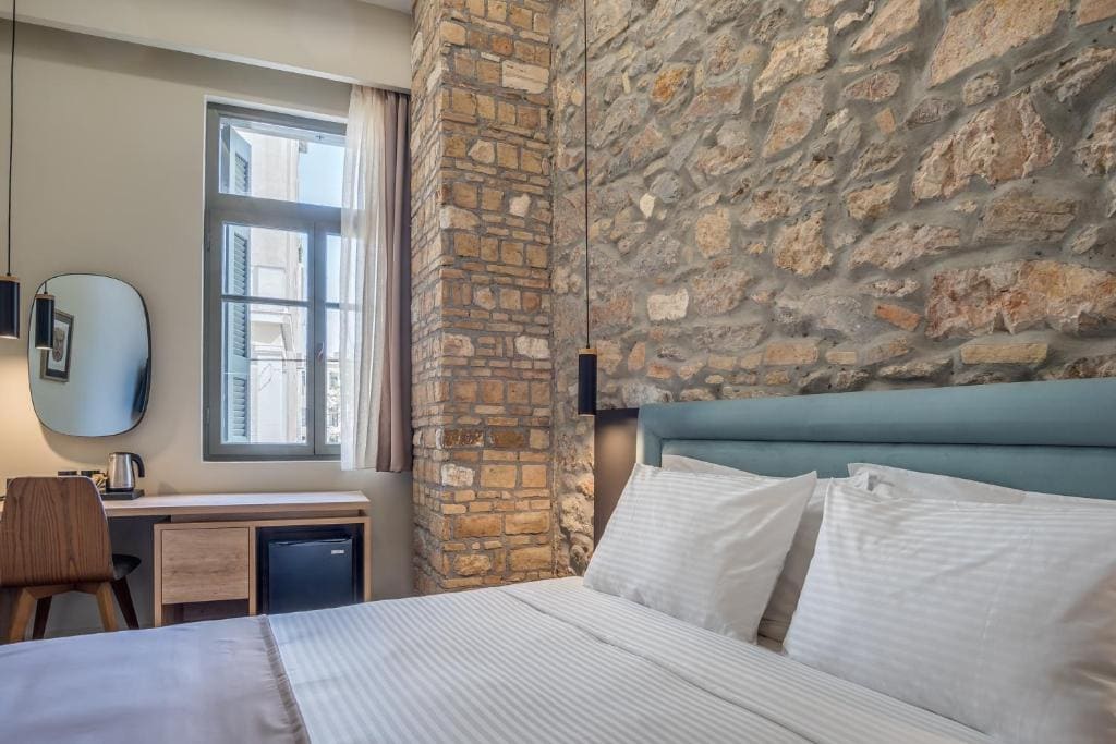 Superior Double or Twin Room with City View room - Image 3