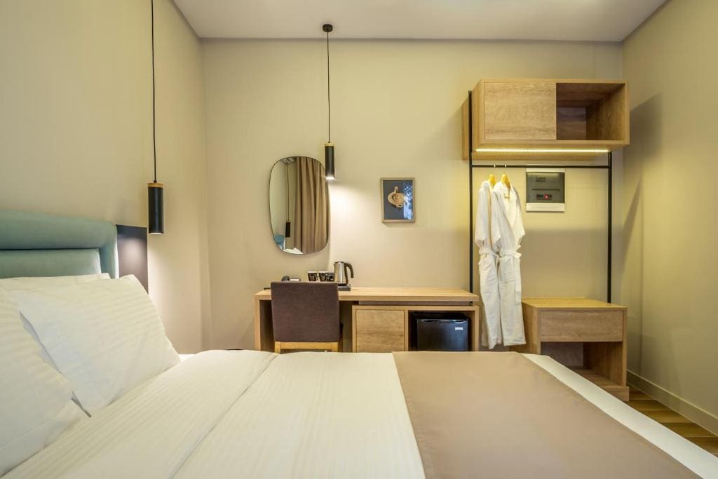Superior Double or Twin Room with Terrace room - Image 3