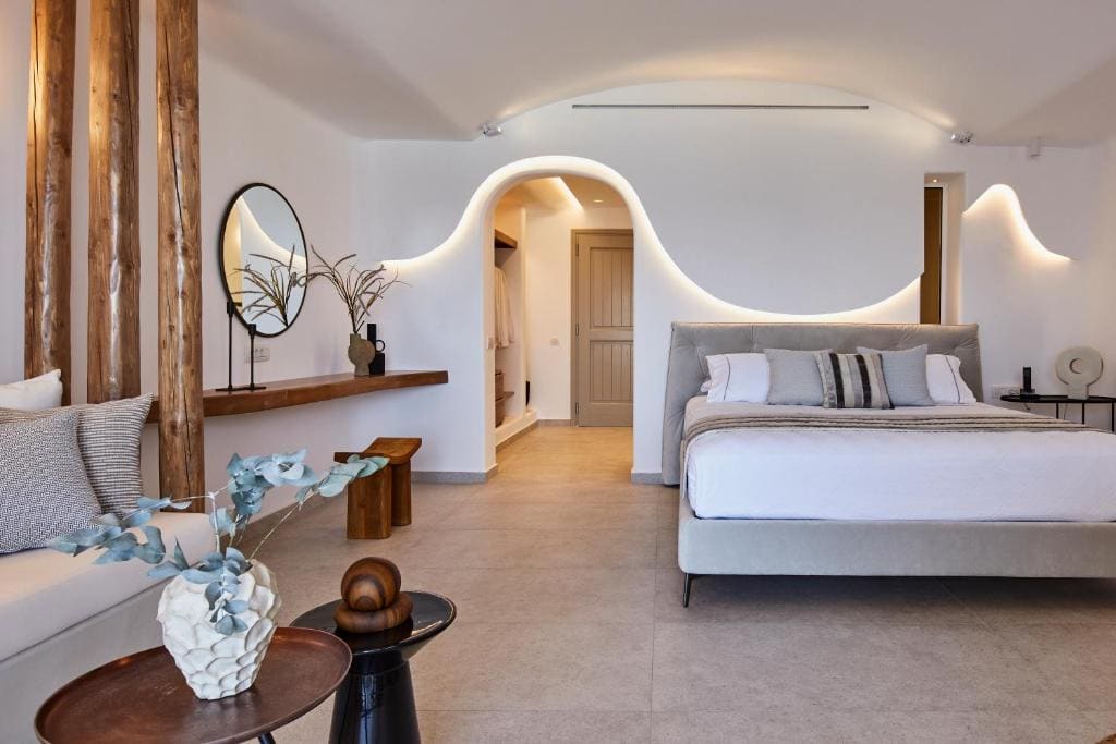 Signature Suite with Absolute-Infinity Heated Private Pool room - Image 1