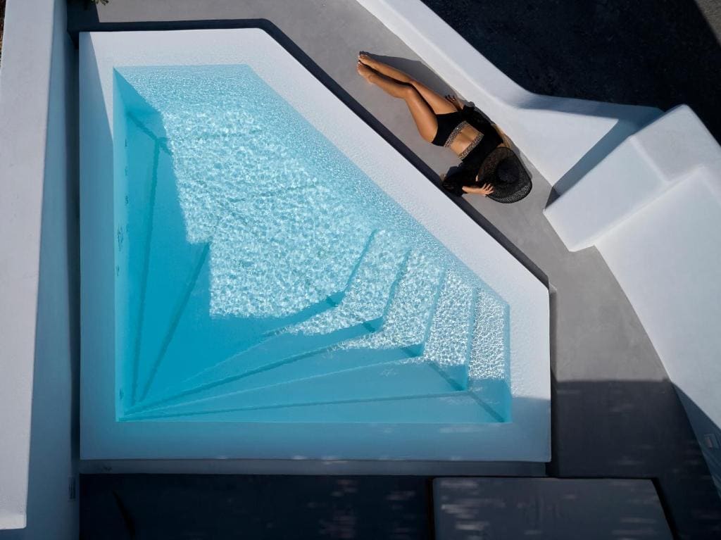 The Diamond Suite with Diamond Infinity Heated Private Pool room - Image 2