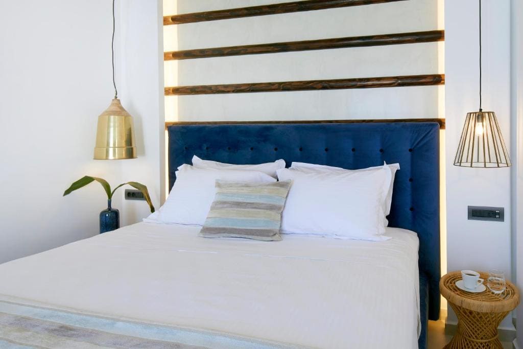 The Eclectic Villa with Infinity Heated Private Pool room - Image 2