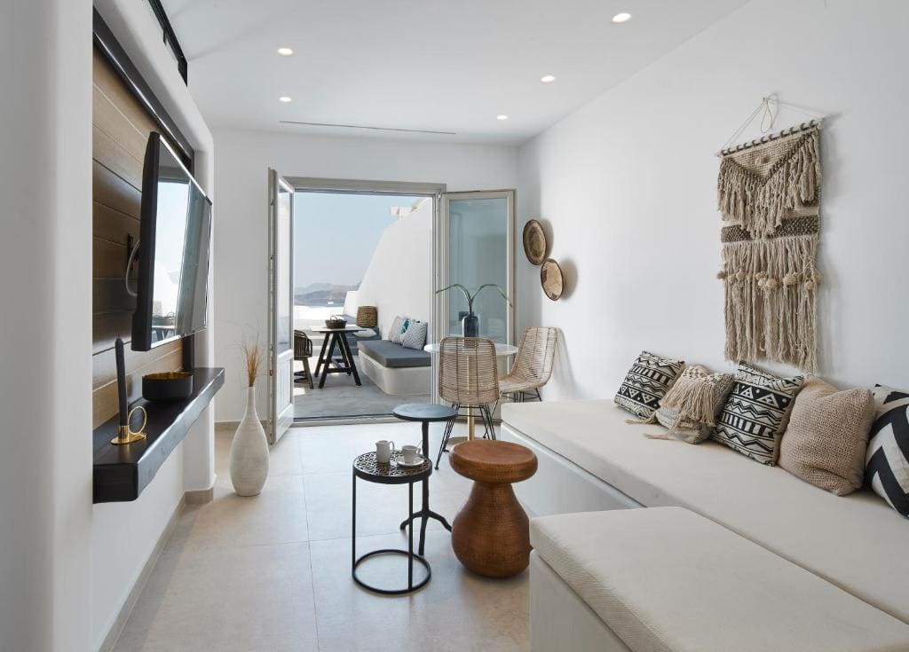 Elite Villa with Infinity Heated Private Pool room - Image 3