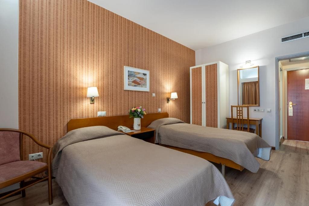 Superior Double Room room - Image 1