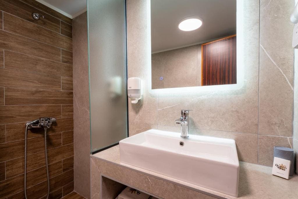 Superior Single Room room - Image 2