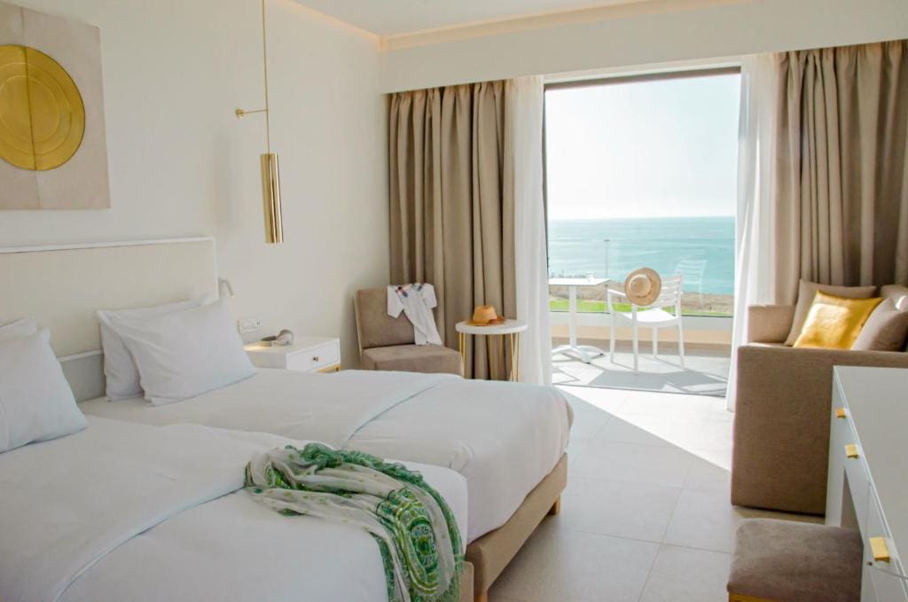 Deluxe Double Room with Sea View room - Image 1