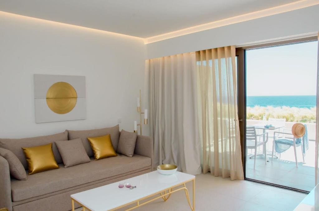 Superior Suite with Sea View room - Image 1