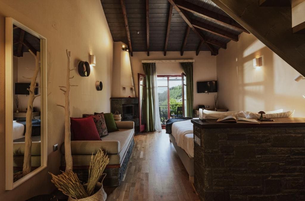 Deluxe Family Room room - Image 1