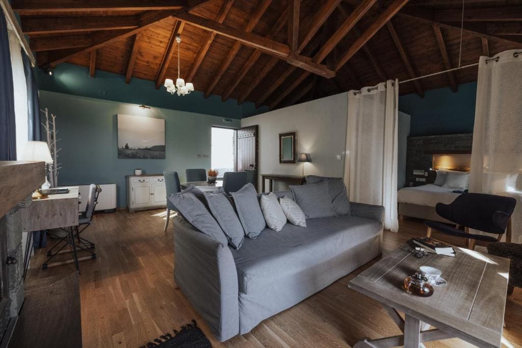 King Suite with Balcony room - Image 2