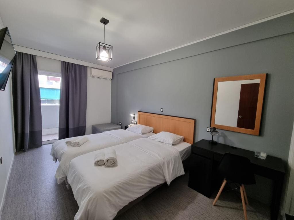 Superior Double or Twin Room room - Image 2
