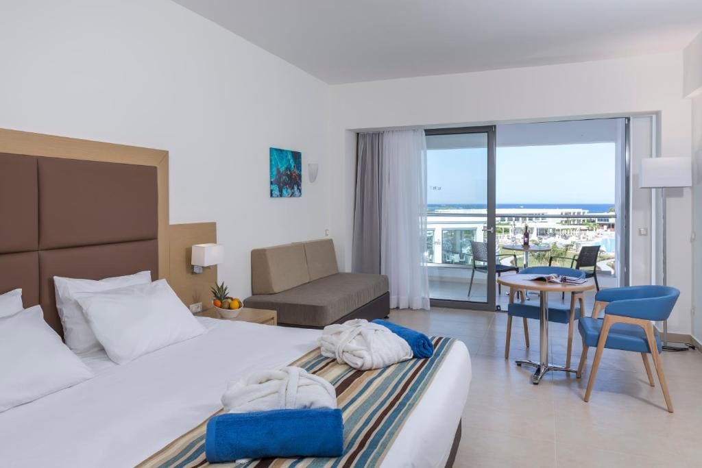 Double or Twin Room with Sea View room - Image 1