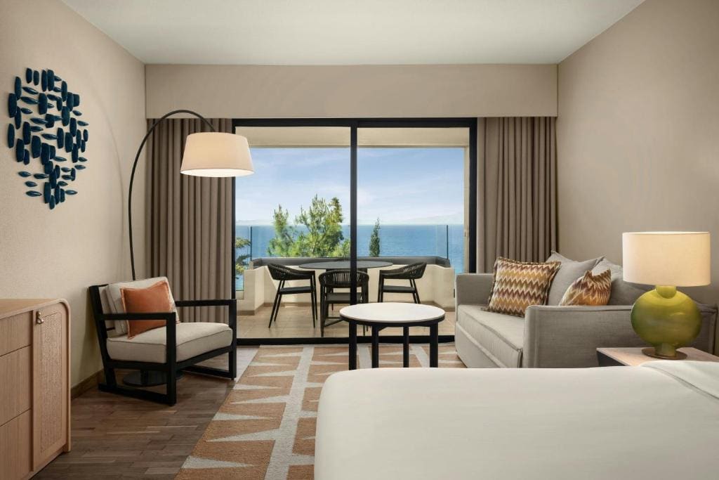 Family King Room with Sofa Bed/Sea View/Balcony room - Image 3