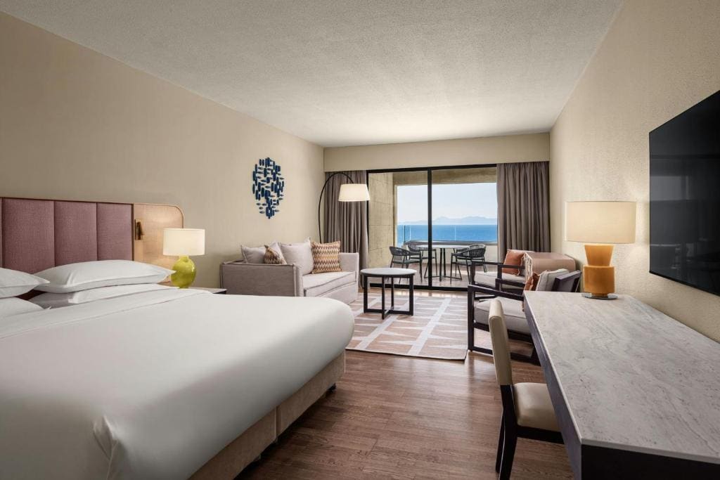 Family King Room with Sofa Bed/Sea View/Balcony room - Image 1