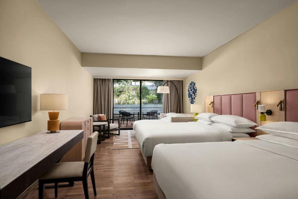 Family Queen Room with Sofa Bed and Mountain View room - Image 1