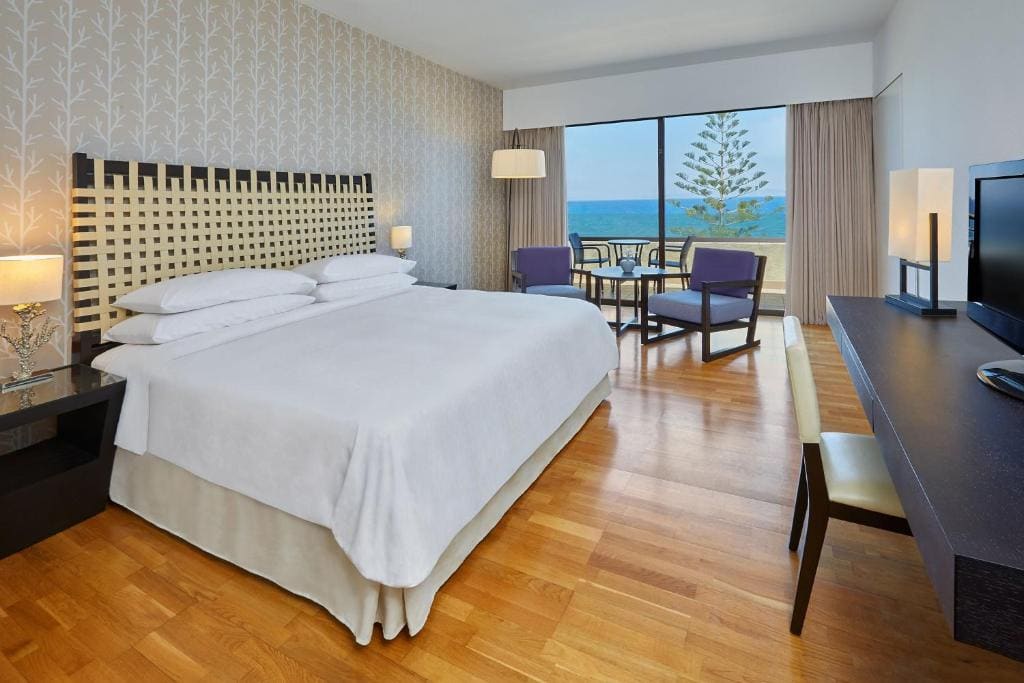 Premium King Room with Balcony and Sea View room - Image 1