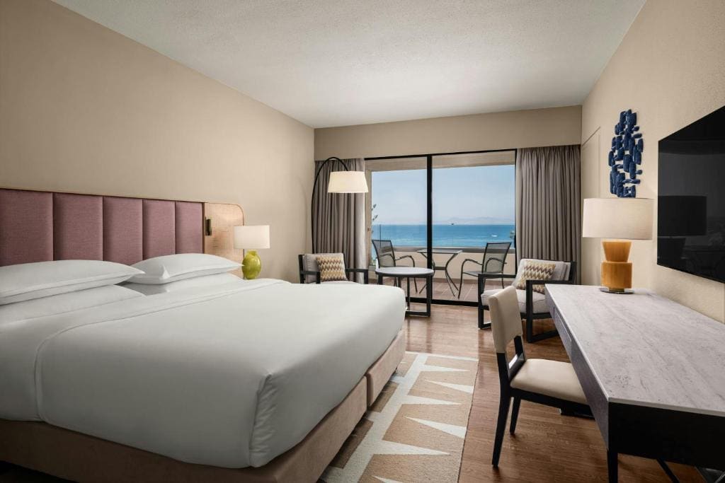 Premium King Room with Balcony and Sea View room - Image 2