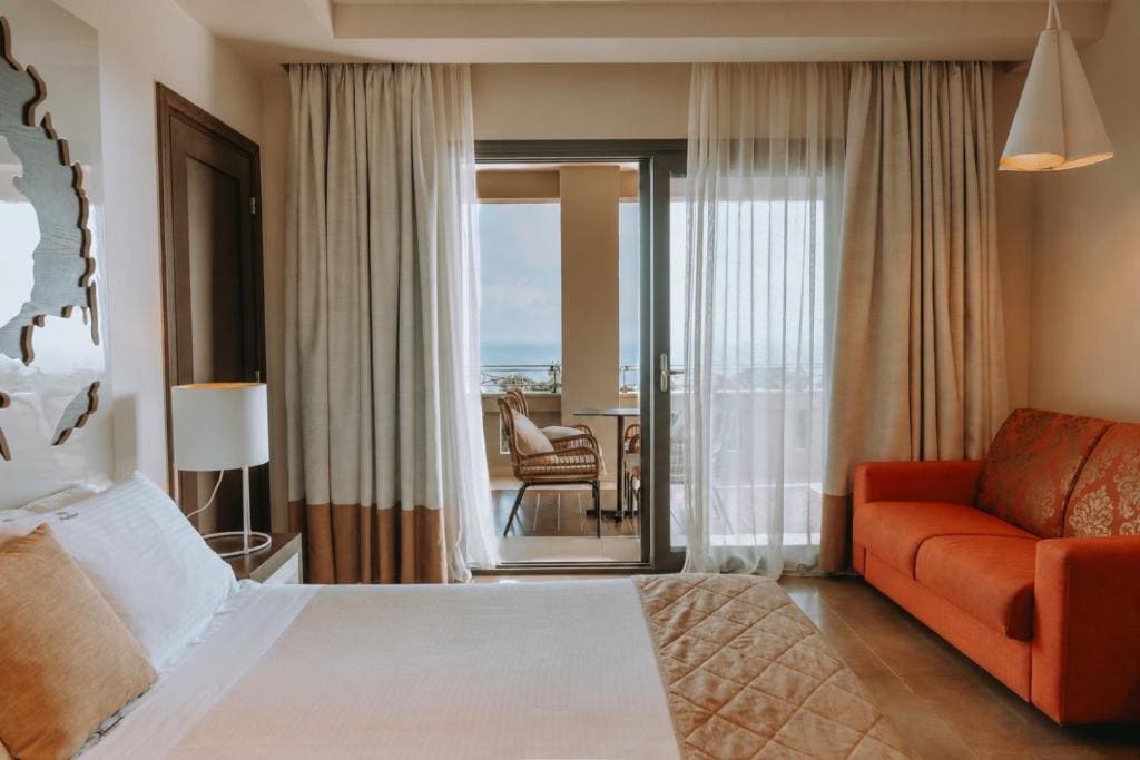 Deluxe Double Room with Sea View room - Image 1